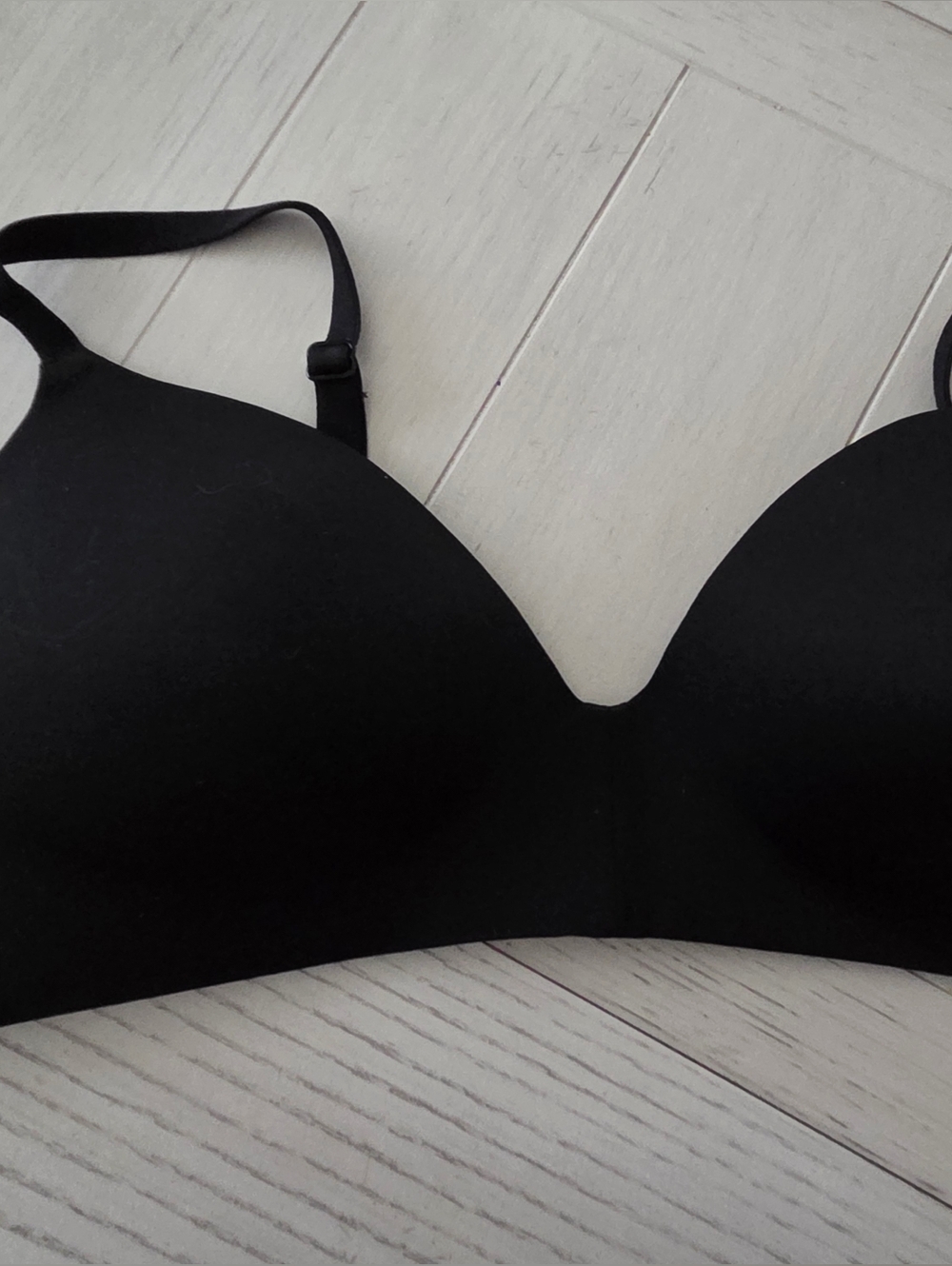 PINK Victoria's Secret Seamless Black T-Shirt Bra